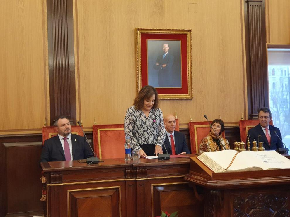 La eurodiputada Iratxe García junto a autoridades políticas y sociales de León.